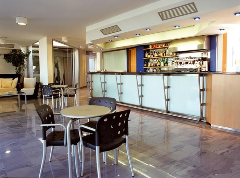 מנפרדוניה African Beach Hotel-Residence מראה חיצוני תמונה