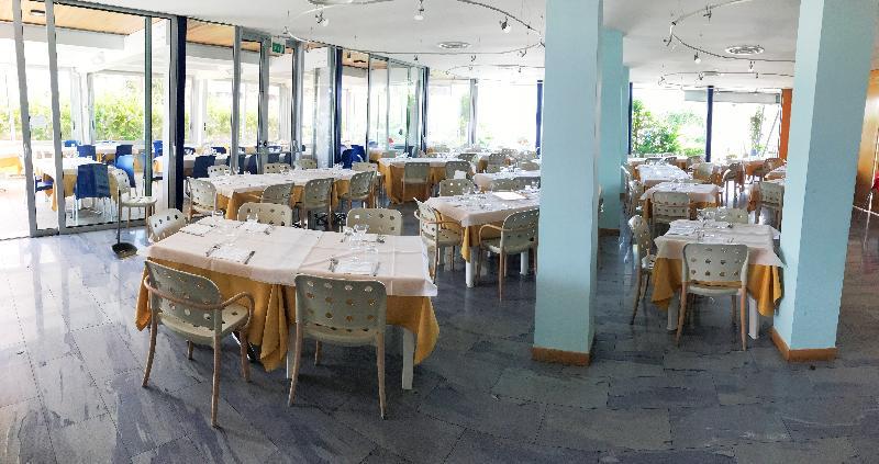 מנפרדוניה African Beach Hotel-Residence מראה חיצוני תמונה