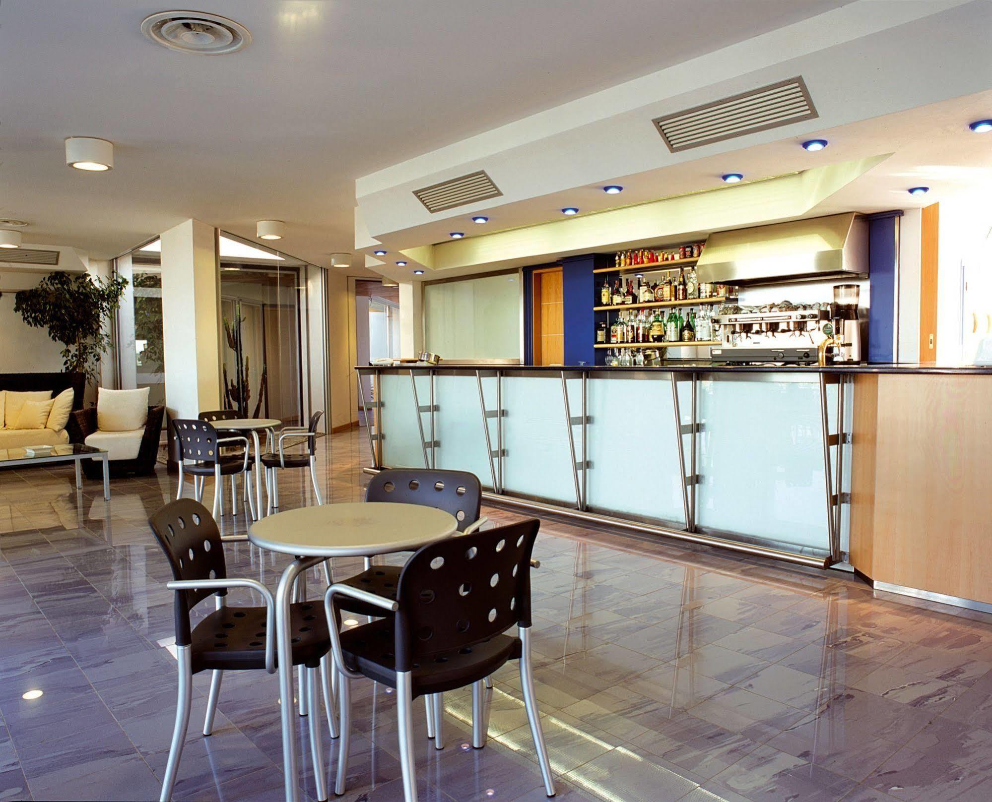 מנפרדוניה African Beach Hotel-Residence מראה חיצוני תמונה