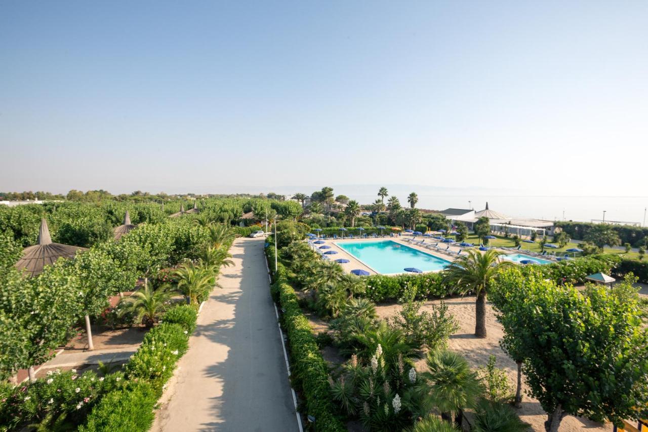 מנפרדוניה African Beach Hotel-Residence מראה חיצוני תמונה