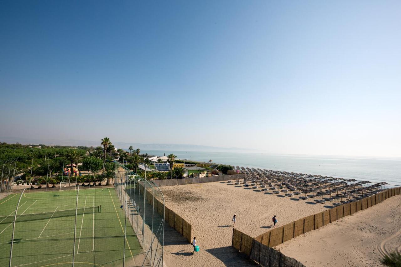 מנפרדוניה African Beach Hotel-Residence מראה חיצוני תמונה